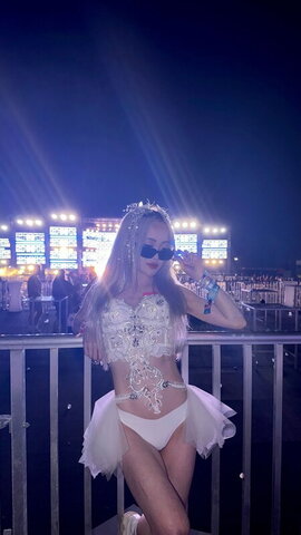llusy.h nude photo 35