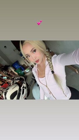 llusy.h nude photo 1