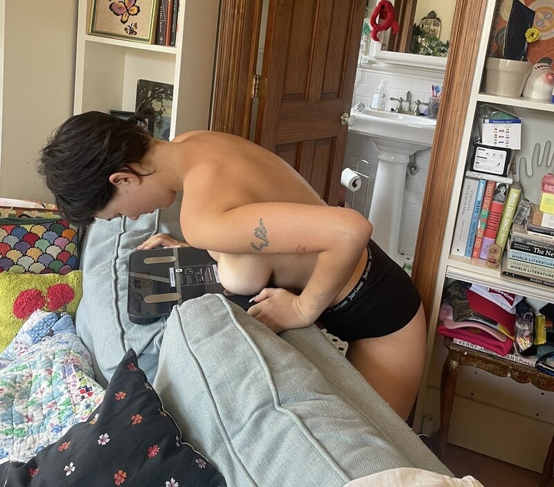 lmkwhenurhome nude photo 8