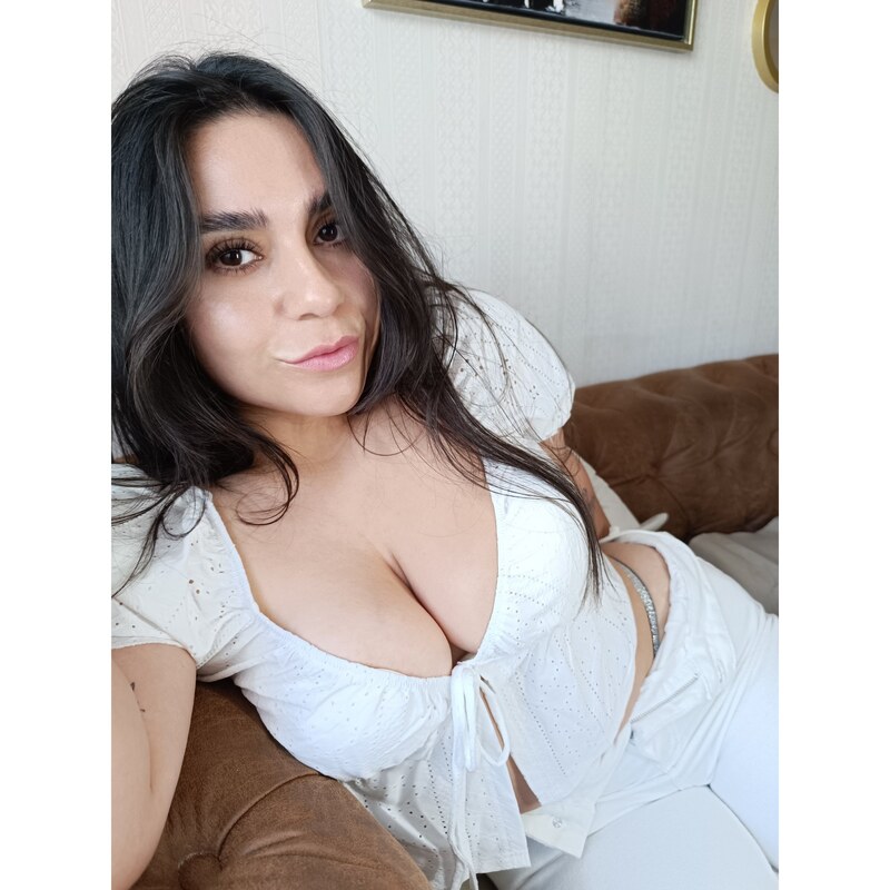 Locamen.te nude photo 9
