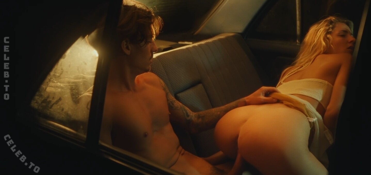 Lola & James nude photo 4