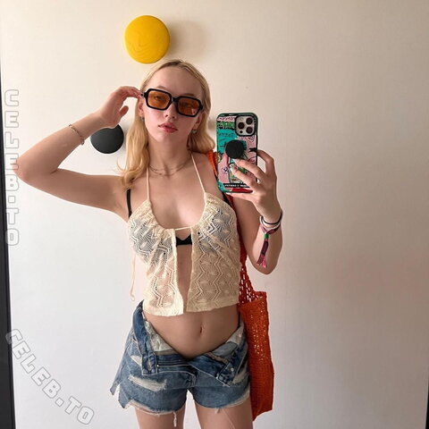 Lola Clark nude photo 3