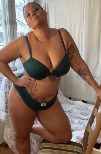 Lola Odusoga nude photo 11