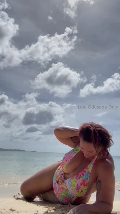 Lola Odusoga nude photo 16