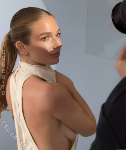 Lola Weippert nude photo 123