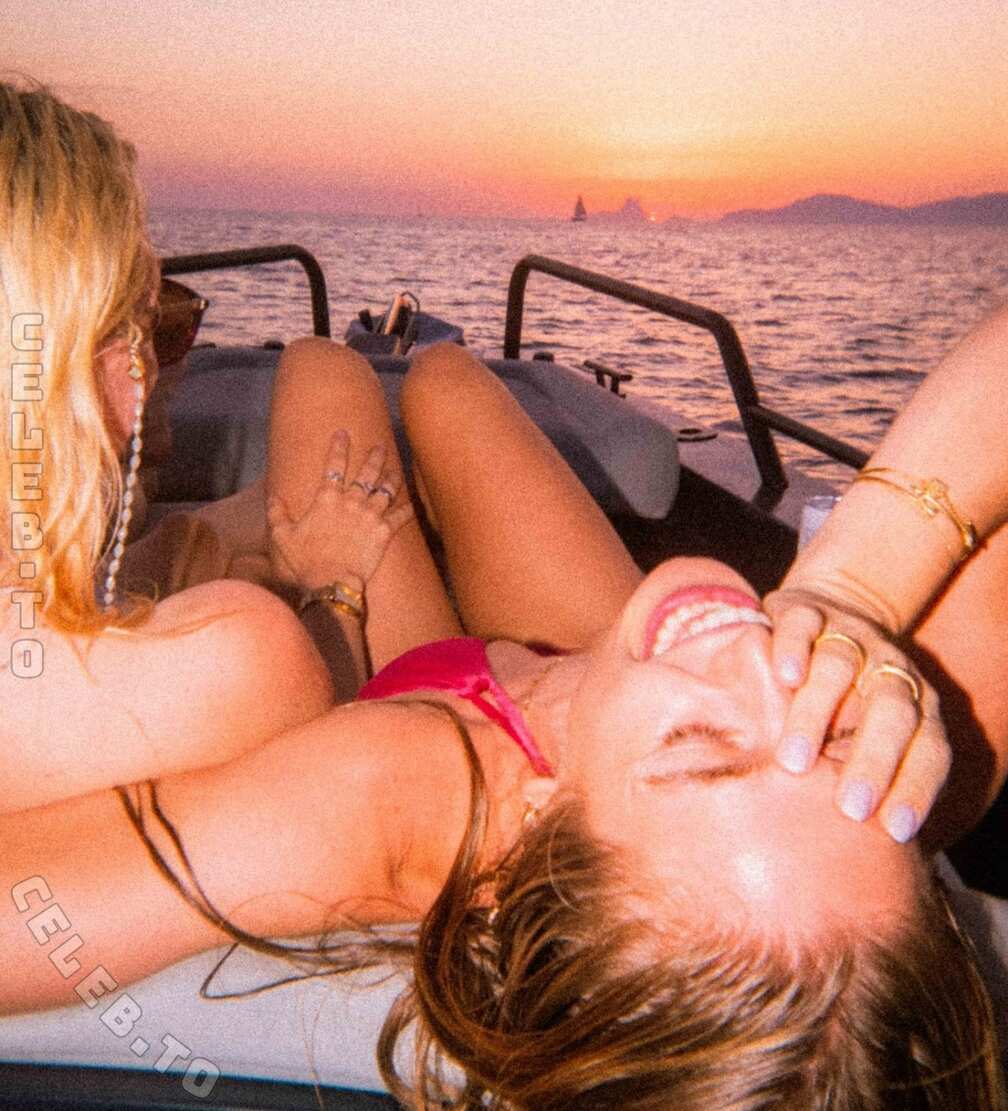 Lola Weippert nude photo 3