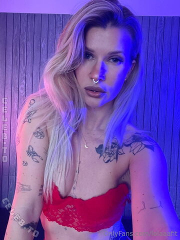 Lolaaafit nude photo 1