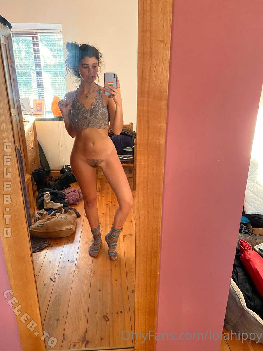 lolahippy nude photo 6