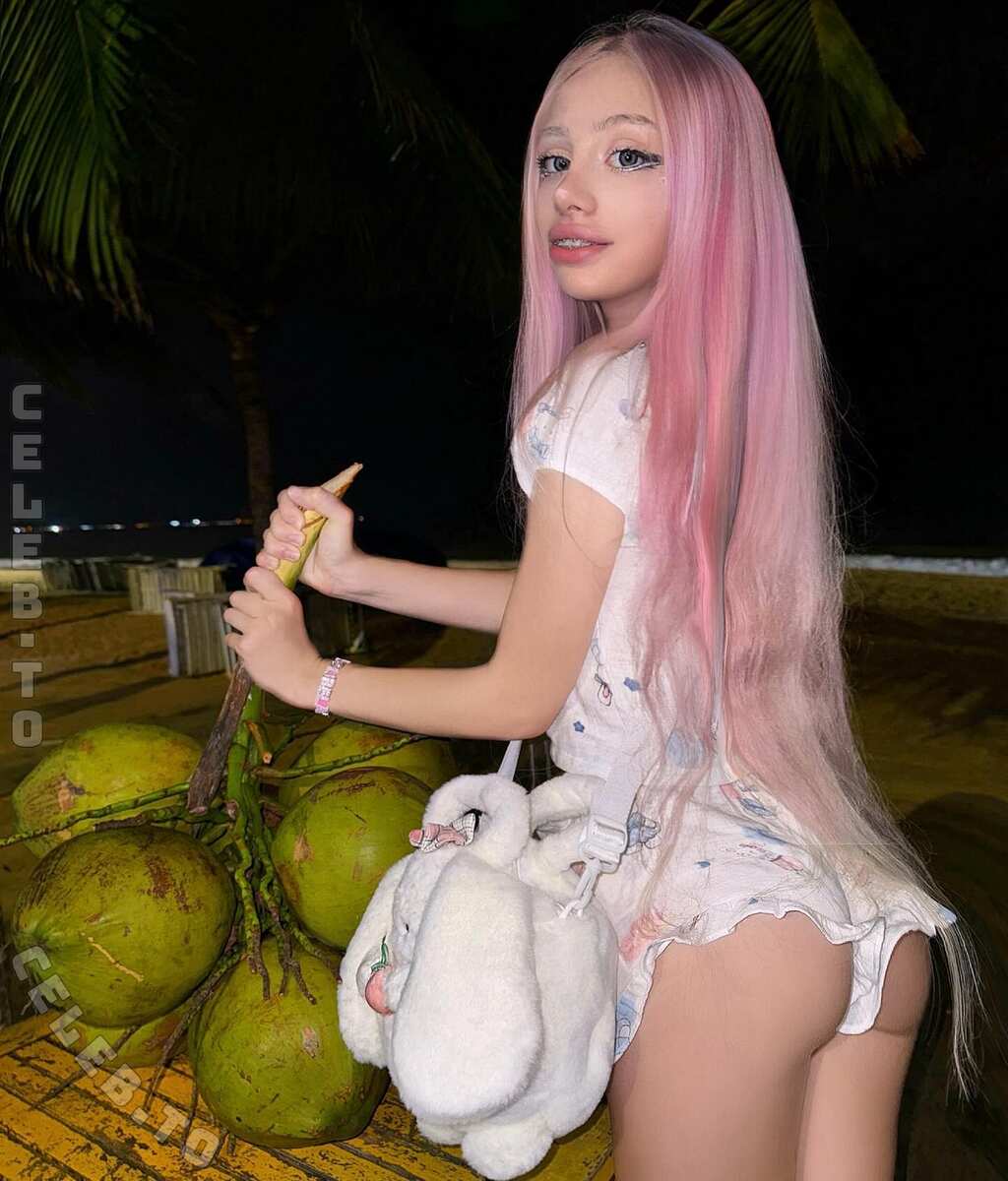 Lolibela nude photo 11