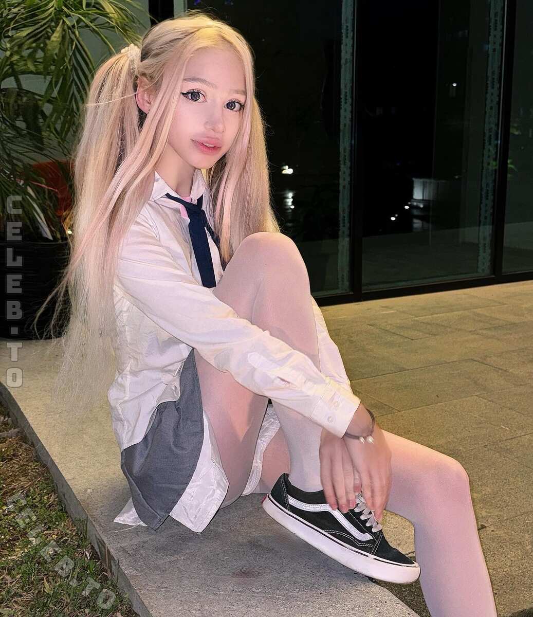 Lolibela nude photo 12