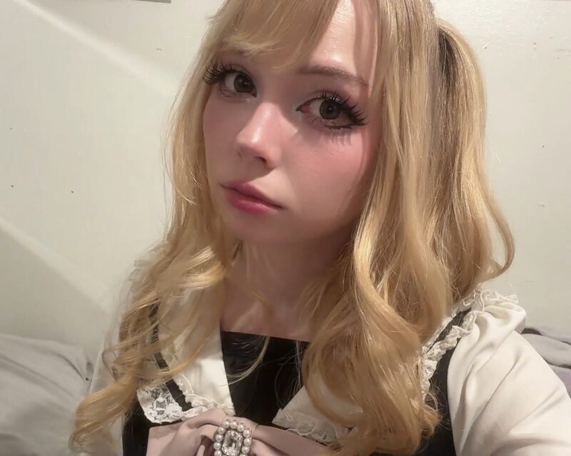 lolyomie nude photo 4