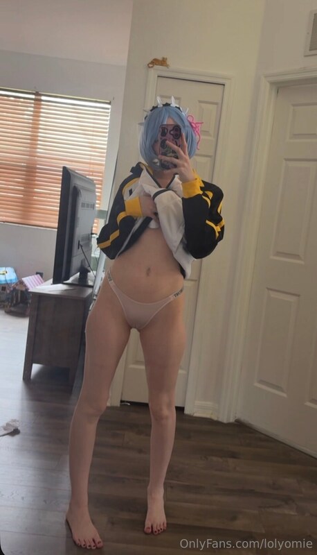 lolyomie nude photo 19