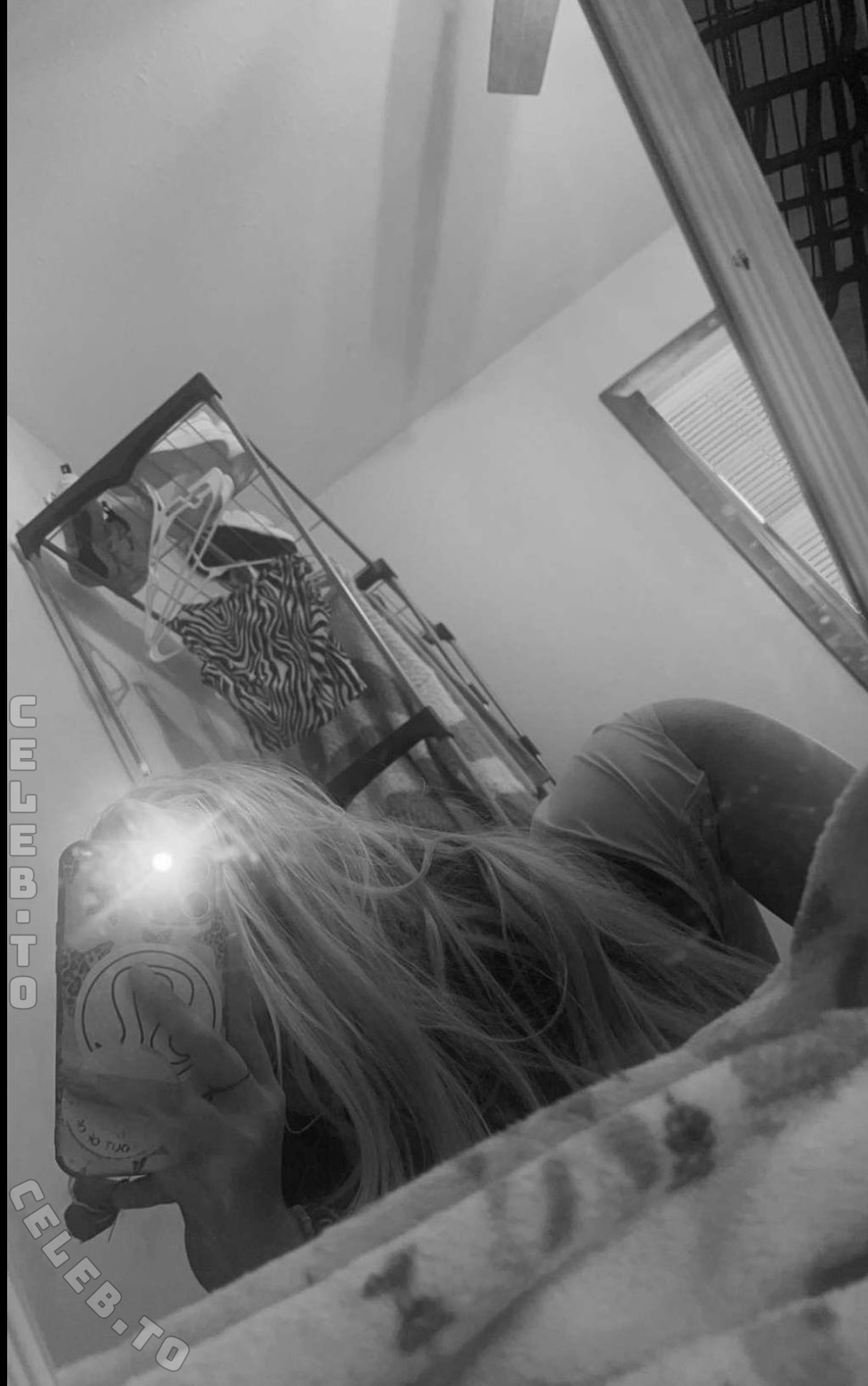 London Keefe nude photo 2