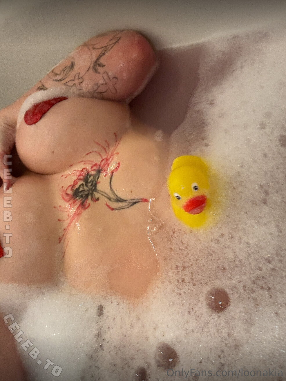 Loonakia nude photo 11