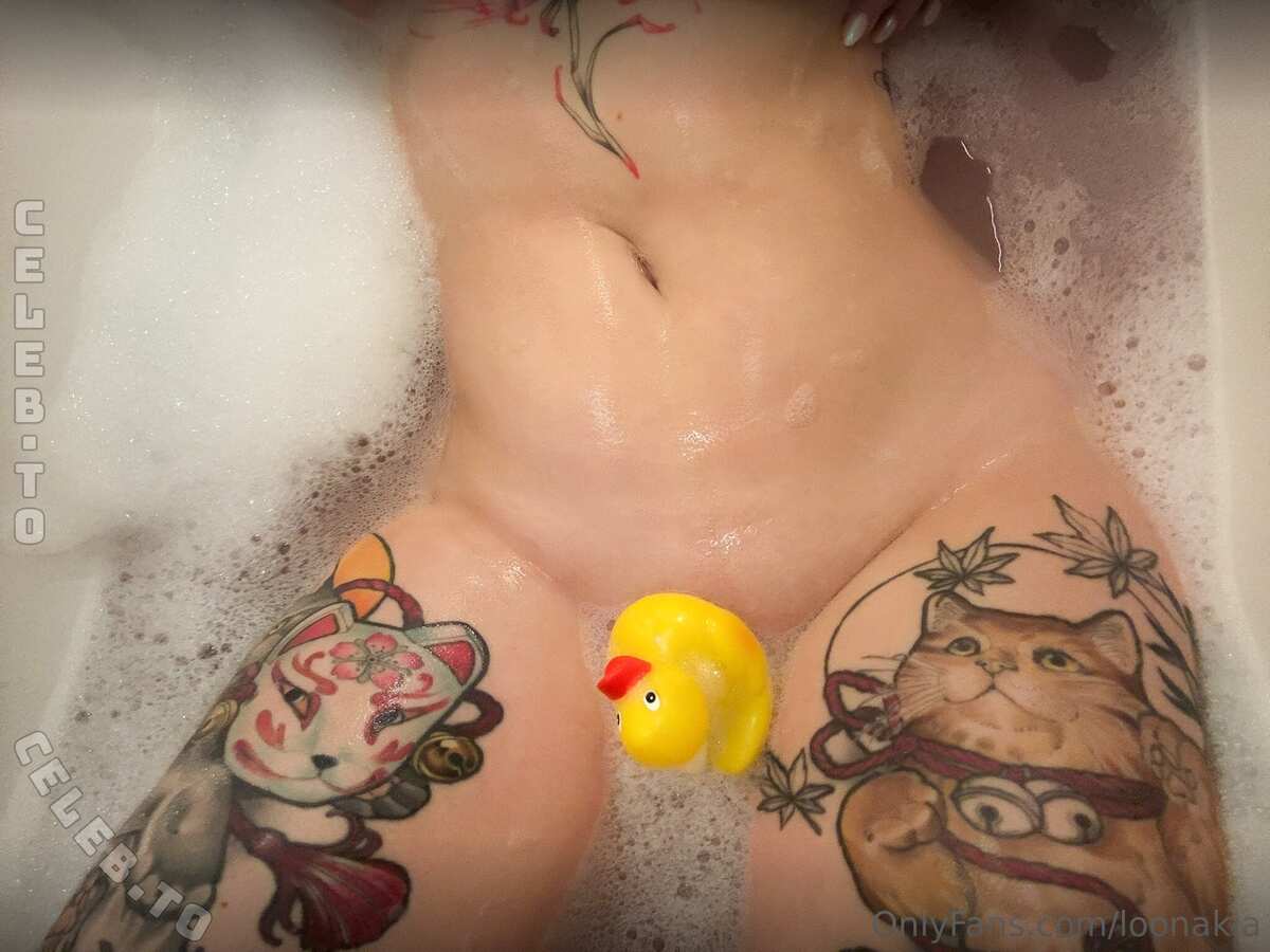 Loonakia nude photo 13