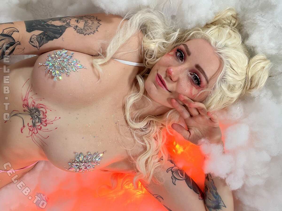 Loonakia nude photo 1
