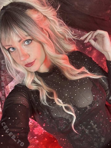 Loonakia – Image 1: "Another HQ shooting 🤭 Guess who did new content yesterday 🤭❤️ Finished another HQ shooting in th…