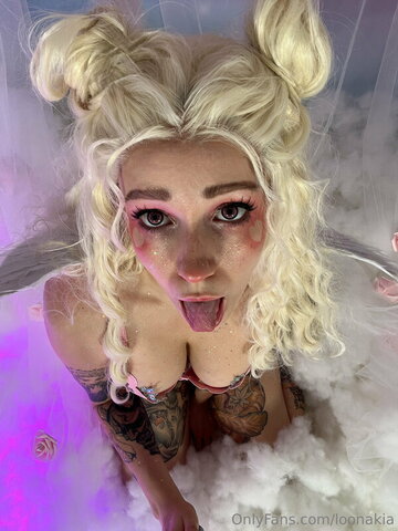 Loonakia nude photo 35