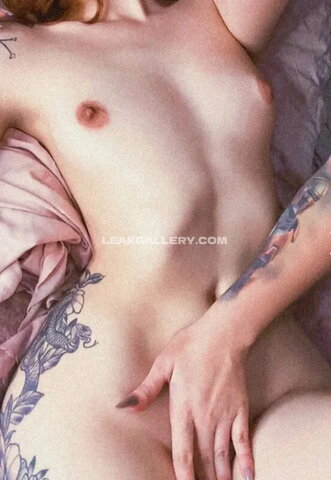 Loopsie nude photo 1