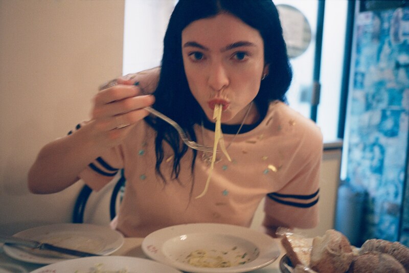 Lorde nude photo 11
