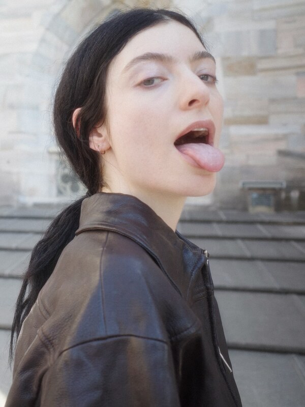 Lorde nude photo 14
