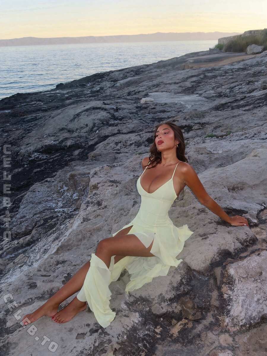 lorena.sim nude photo 5