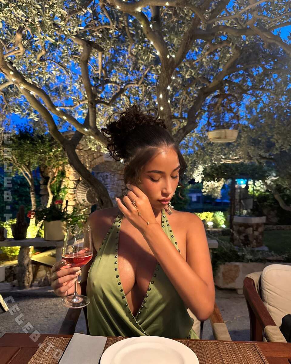 lorena.sim nude photo 11
