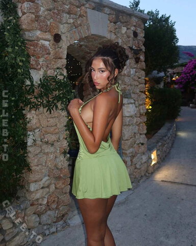 lorena.sim nude photo 7