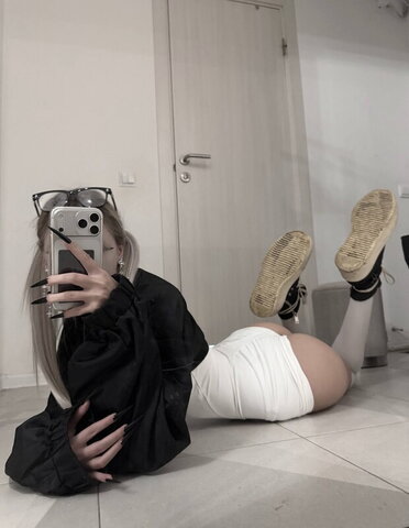 Lostfuel nude photo 1