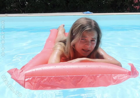 Lotta Emilie Stichler photo 6