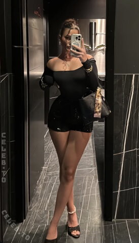 Lotti Aisha Greinwald Fresh (2 photos)