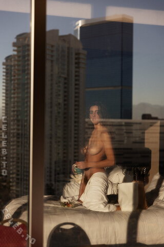 Lottie nude photo 16