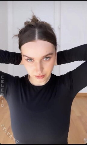 Louisa Jindaoui nude photo 22