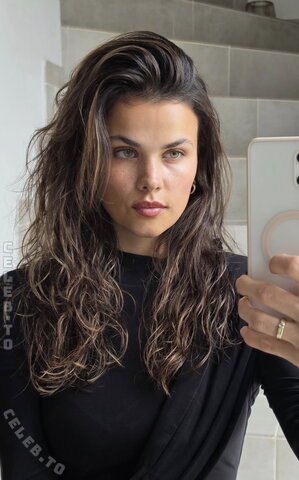Louisa Masciullo nude photo 2