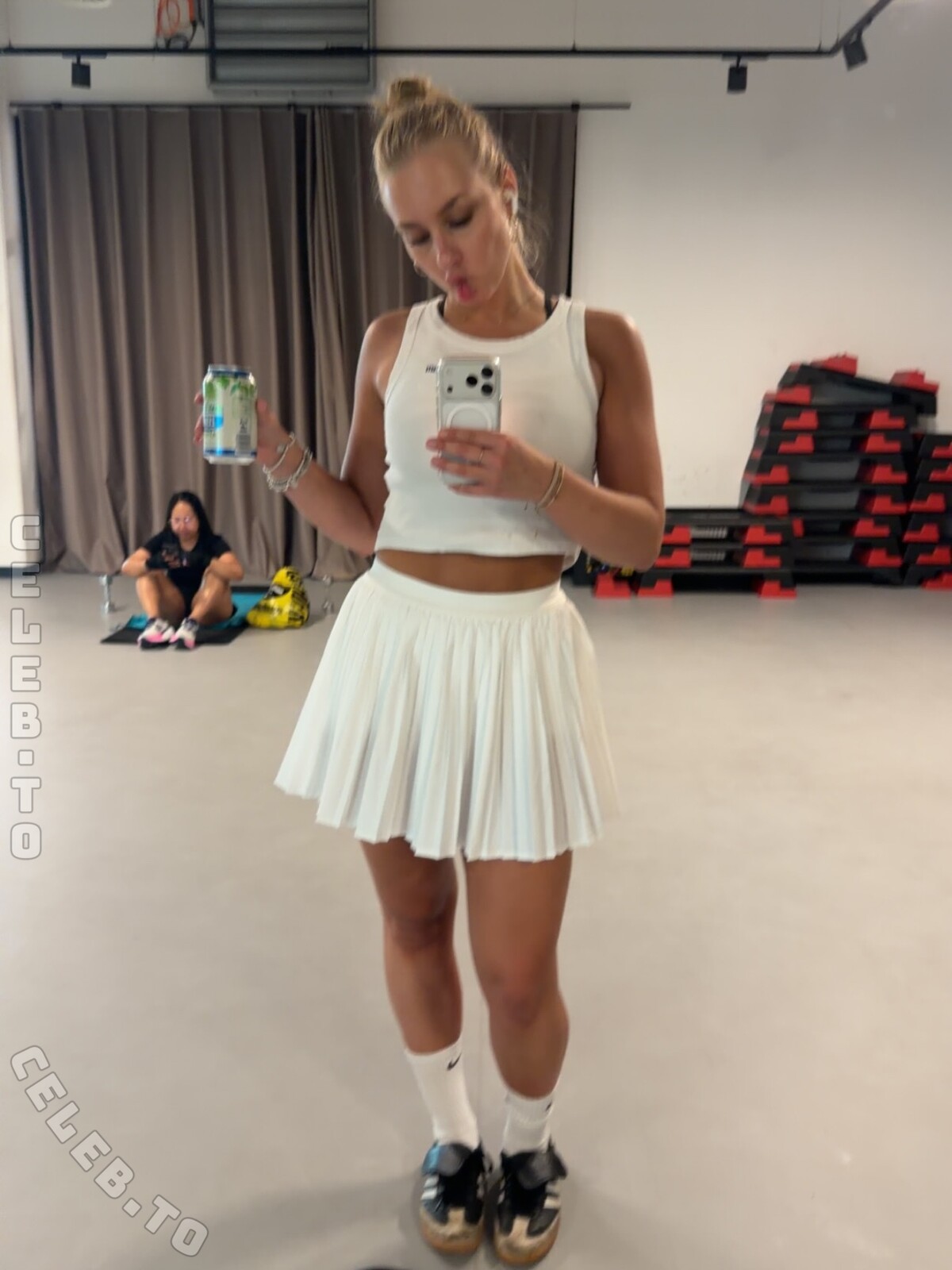 loulou_fbl nude photo 4