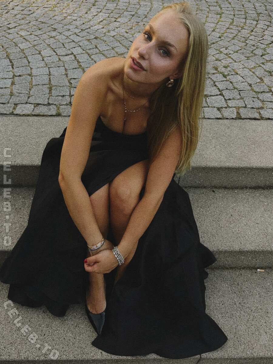 loulou_fbl nude photo 5