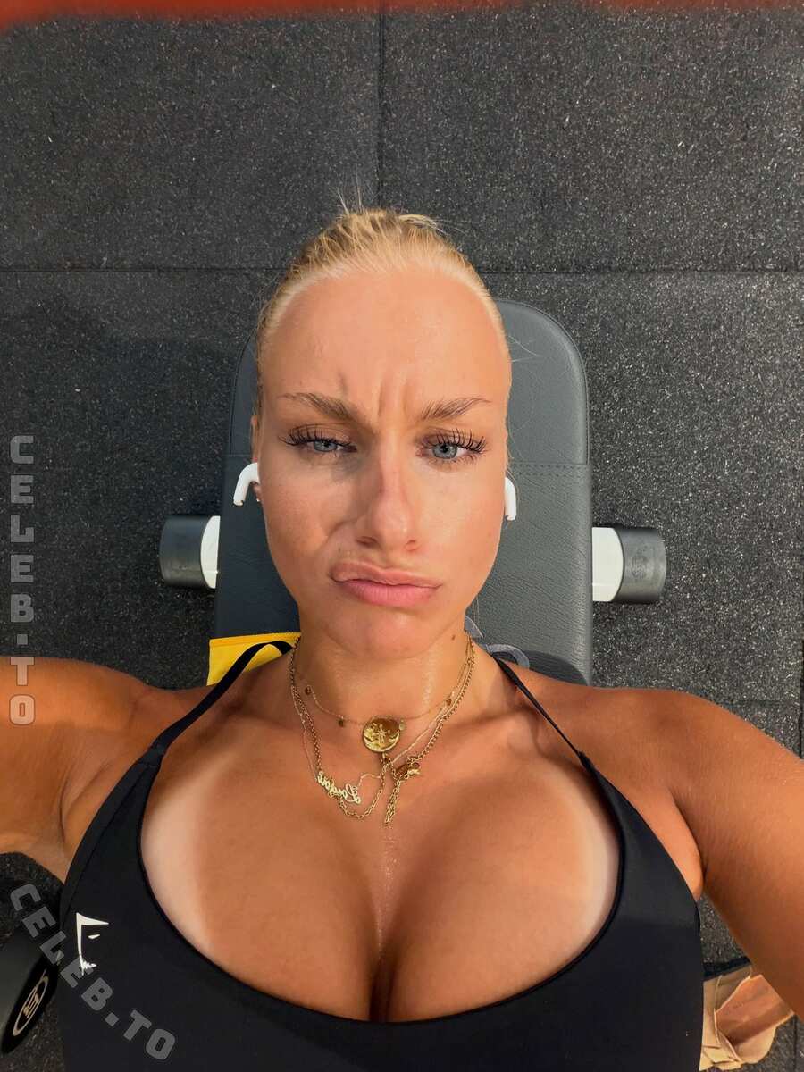 loulou_fbl nude photo 2
