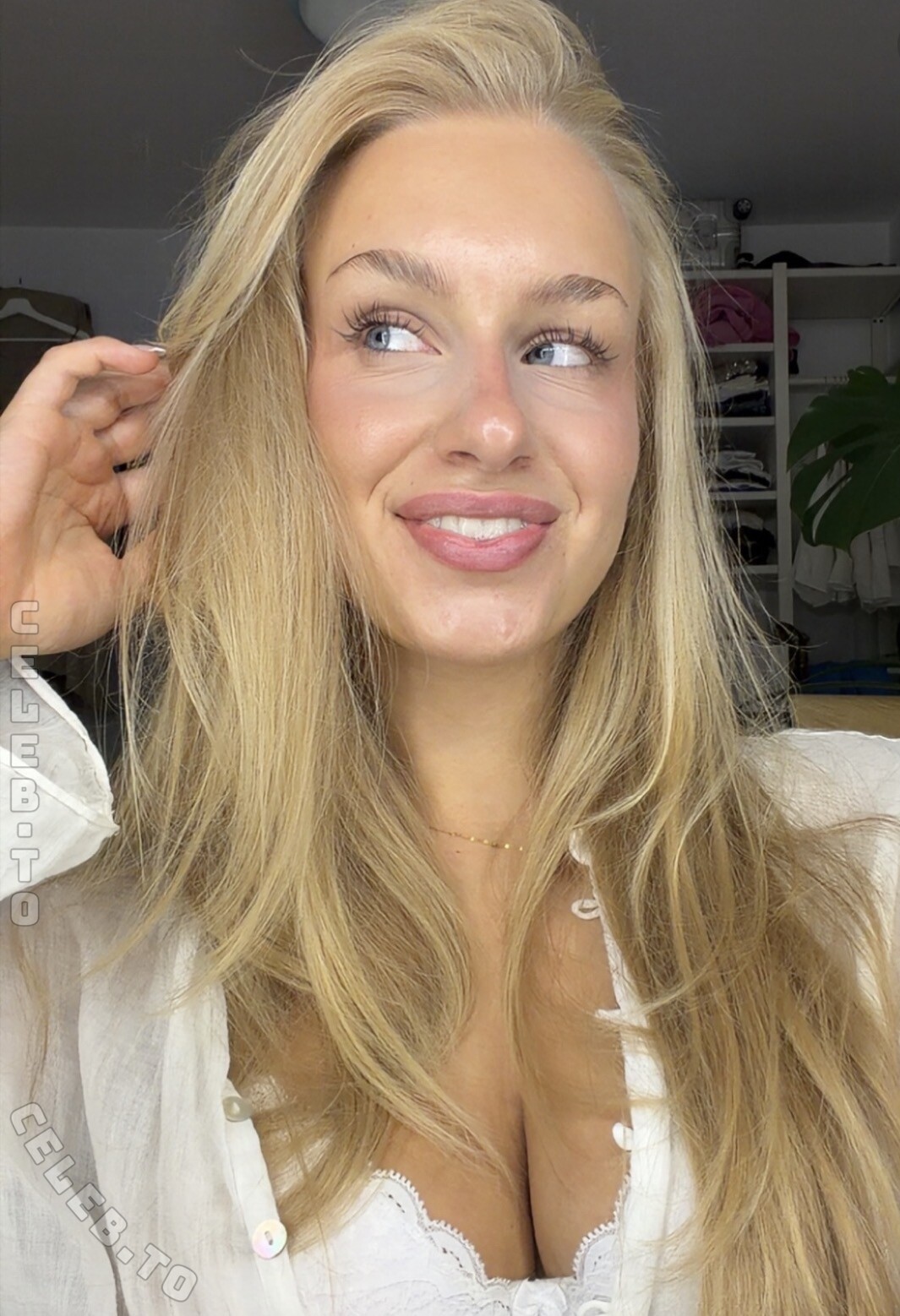 loulou_fbl nude photo 2