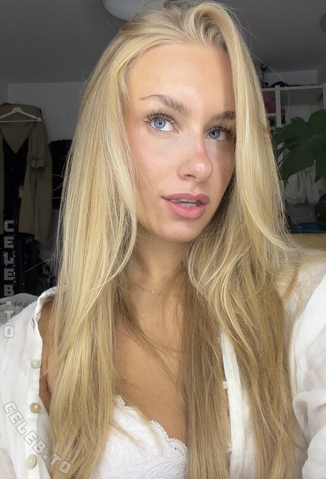 loulou_fbl nude photo 4