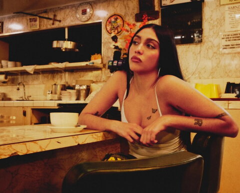 Lourdes Leon Sexy (3 photos)