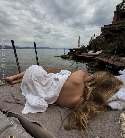 Lourene Gollatz nude photo 3