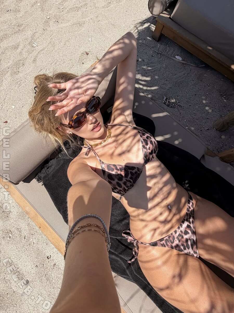 Lourene Gollatz nude photo 2