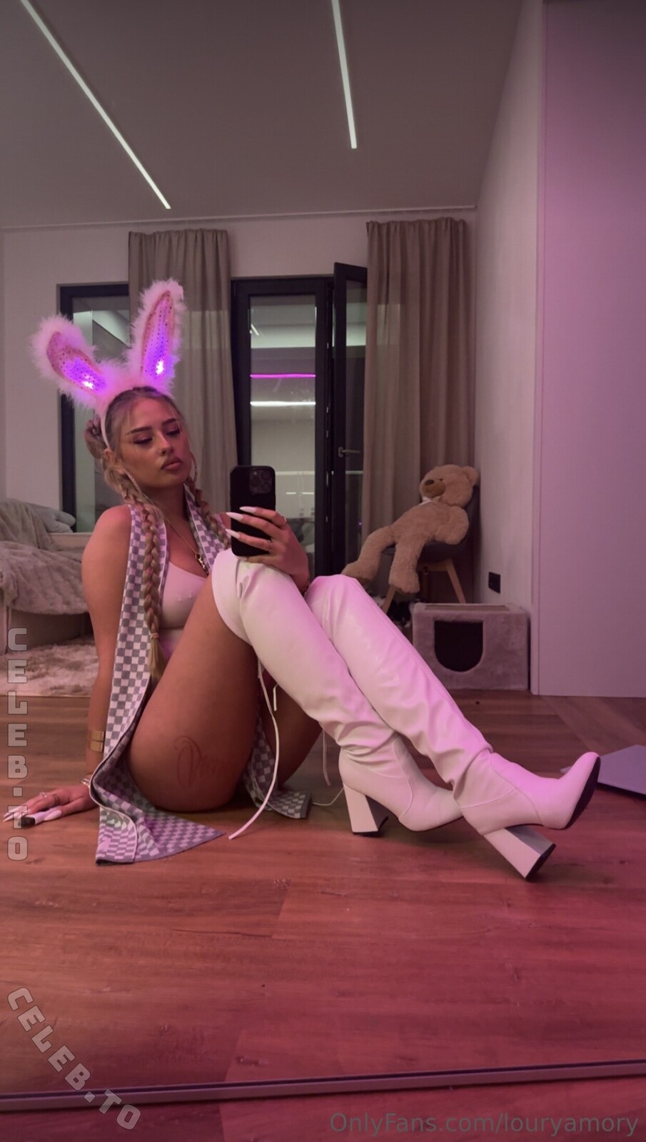 louryamory nude photo 1