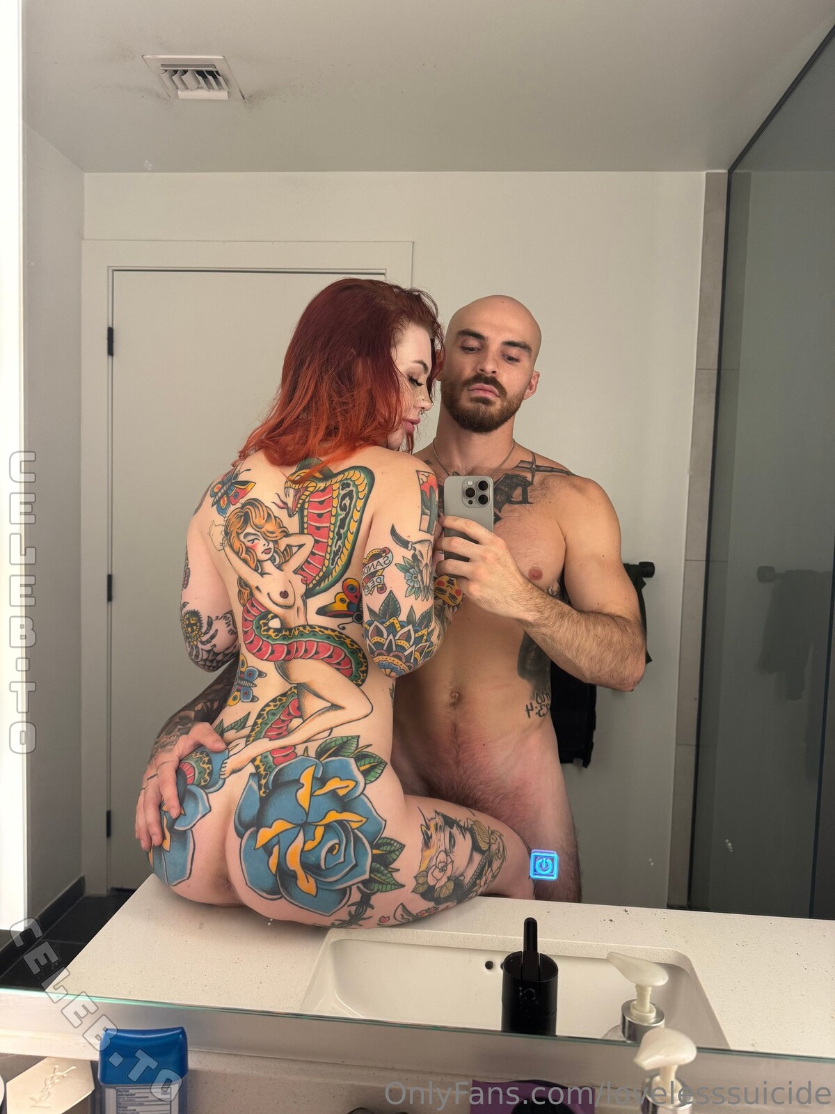 lovelesssuicide nude photo 8