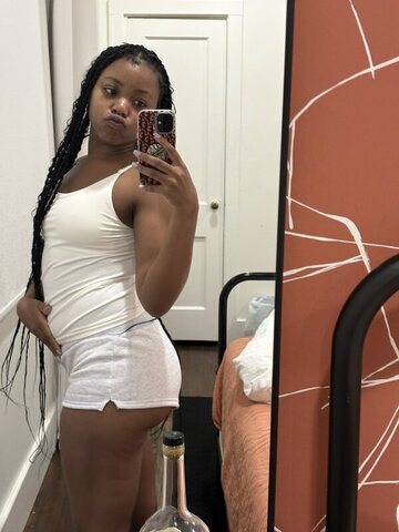 Lovenychelle nude photo 2