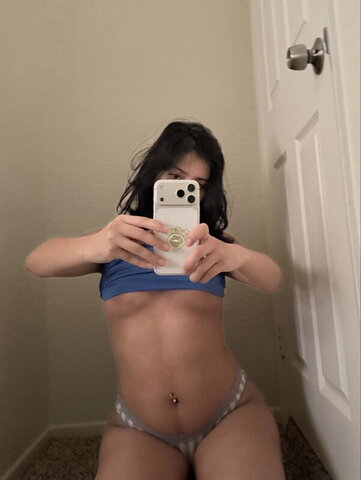 Lqn3e nude photo 12