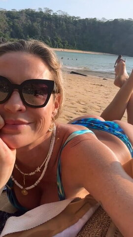 Luana Piovani nude photo 6
