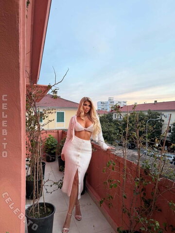 Luana Vjollca nude photo 35