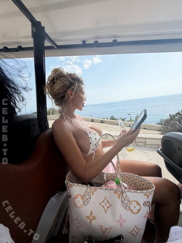 Luana Vjollca nude photo 13