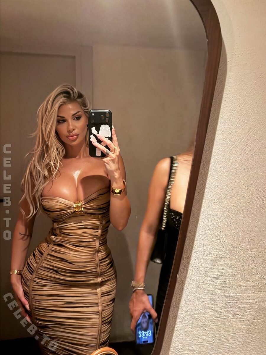 Luana Vjollca nude photo 8